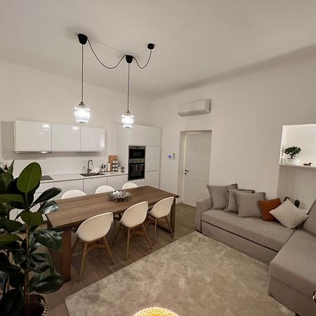 Spacious 3 Bedroom Apartment Milan Exterior photo