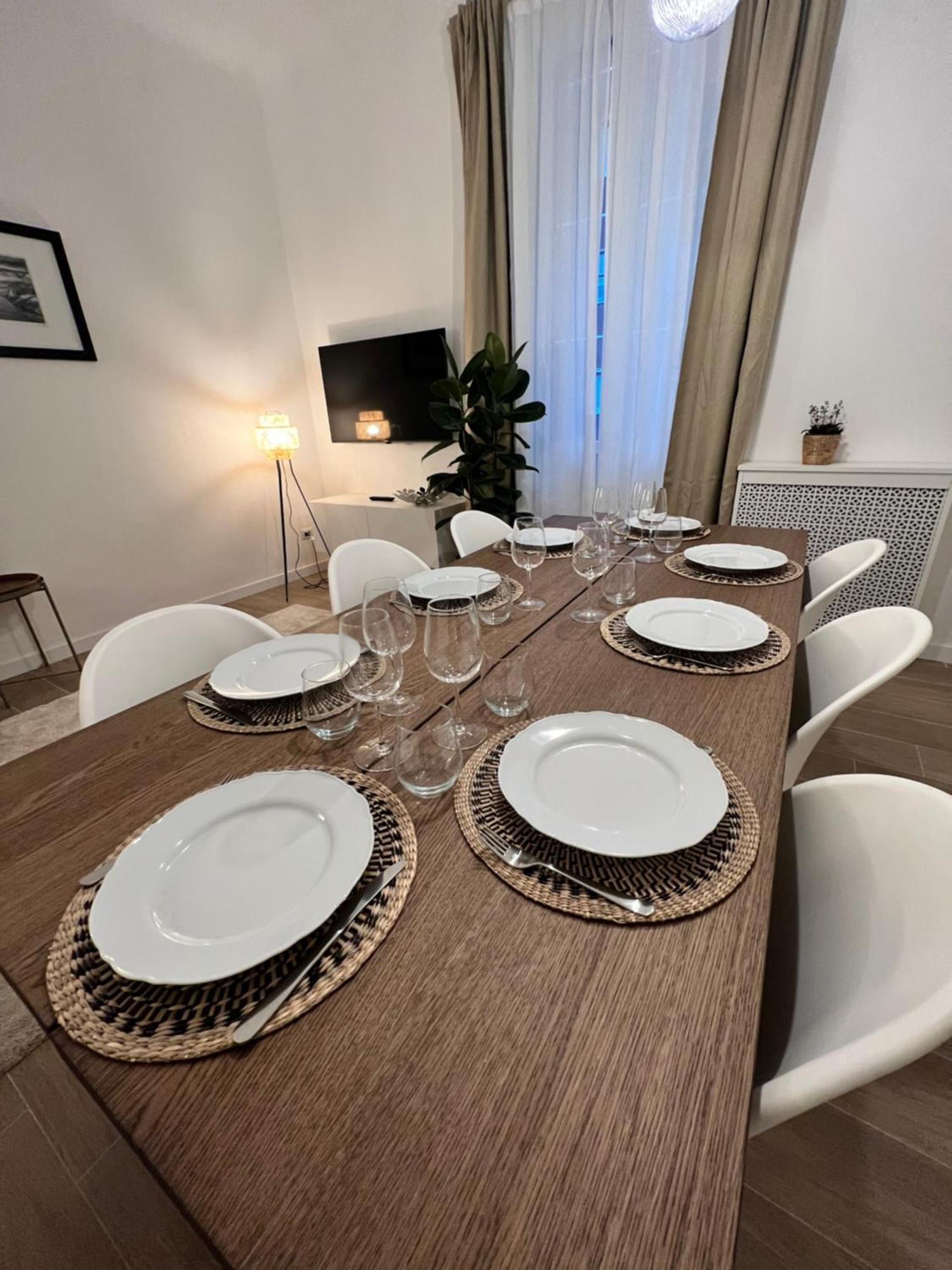 Spacious 3 Bedroom Apartment Milan Exterior photo
